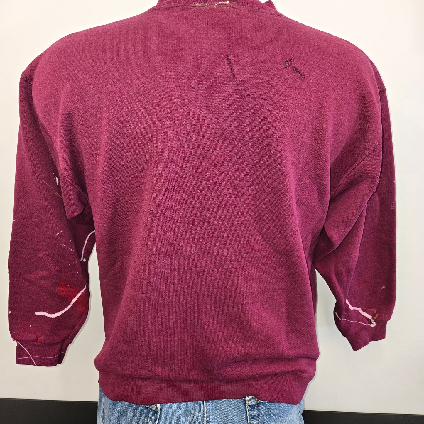 Painted Past Distressed Painted Collegiate Sweatshirt sz L crewneck in Faded burgundy