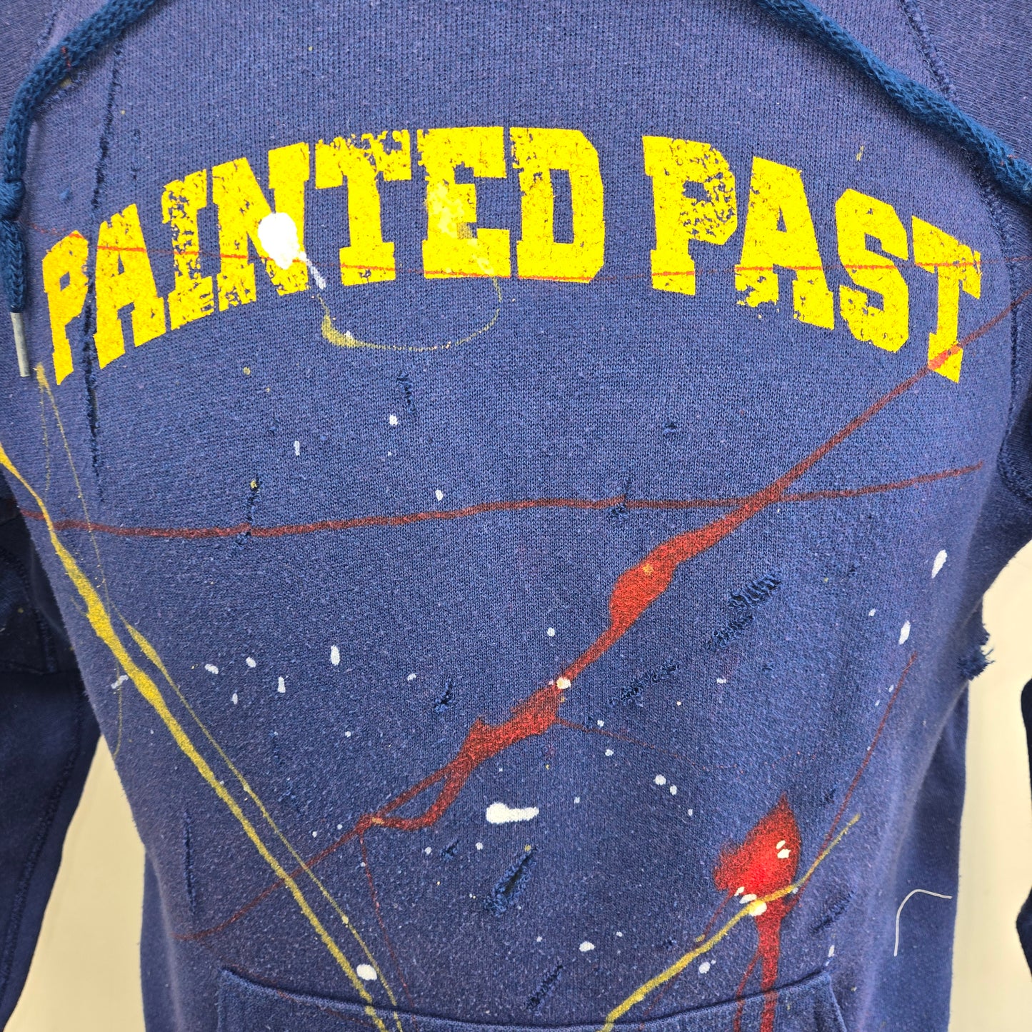Painted Past Distressed Painted Collegiate Hooded Raglan Sweatshirt sz M