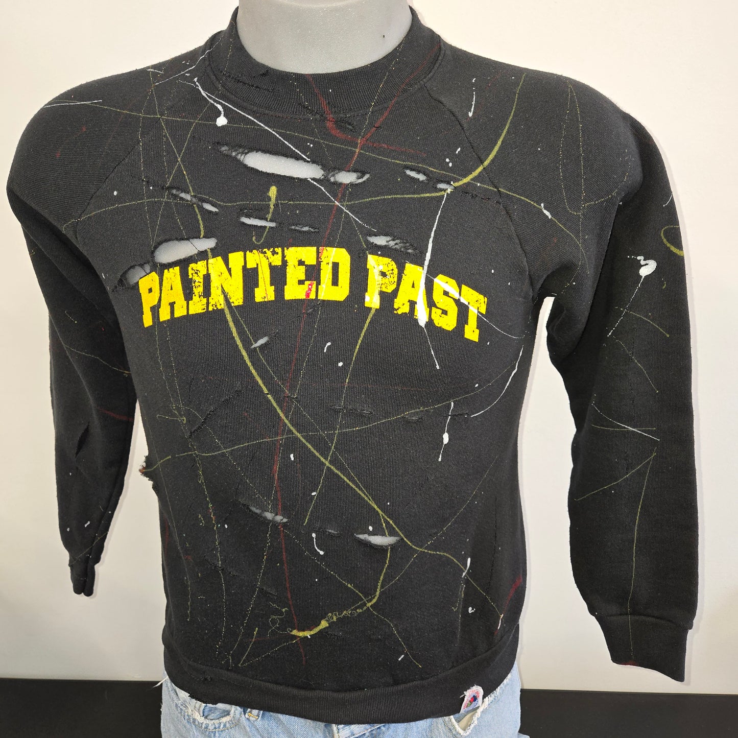 Painted Past Distressed Painted Collegiate Sweatshirt Sz M