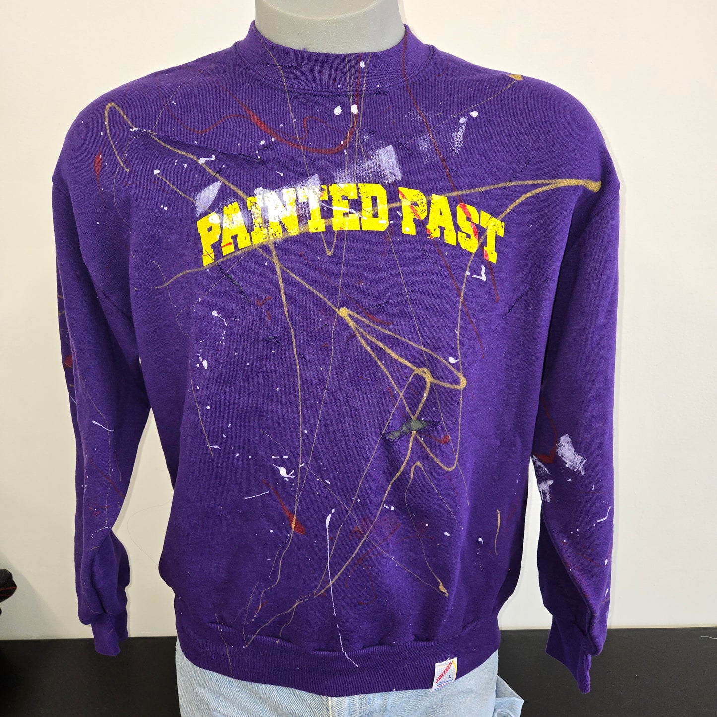 Painted Past Distressed Painted Collegiate Sweatshirt sz L
