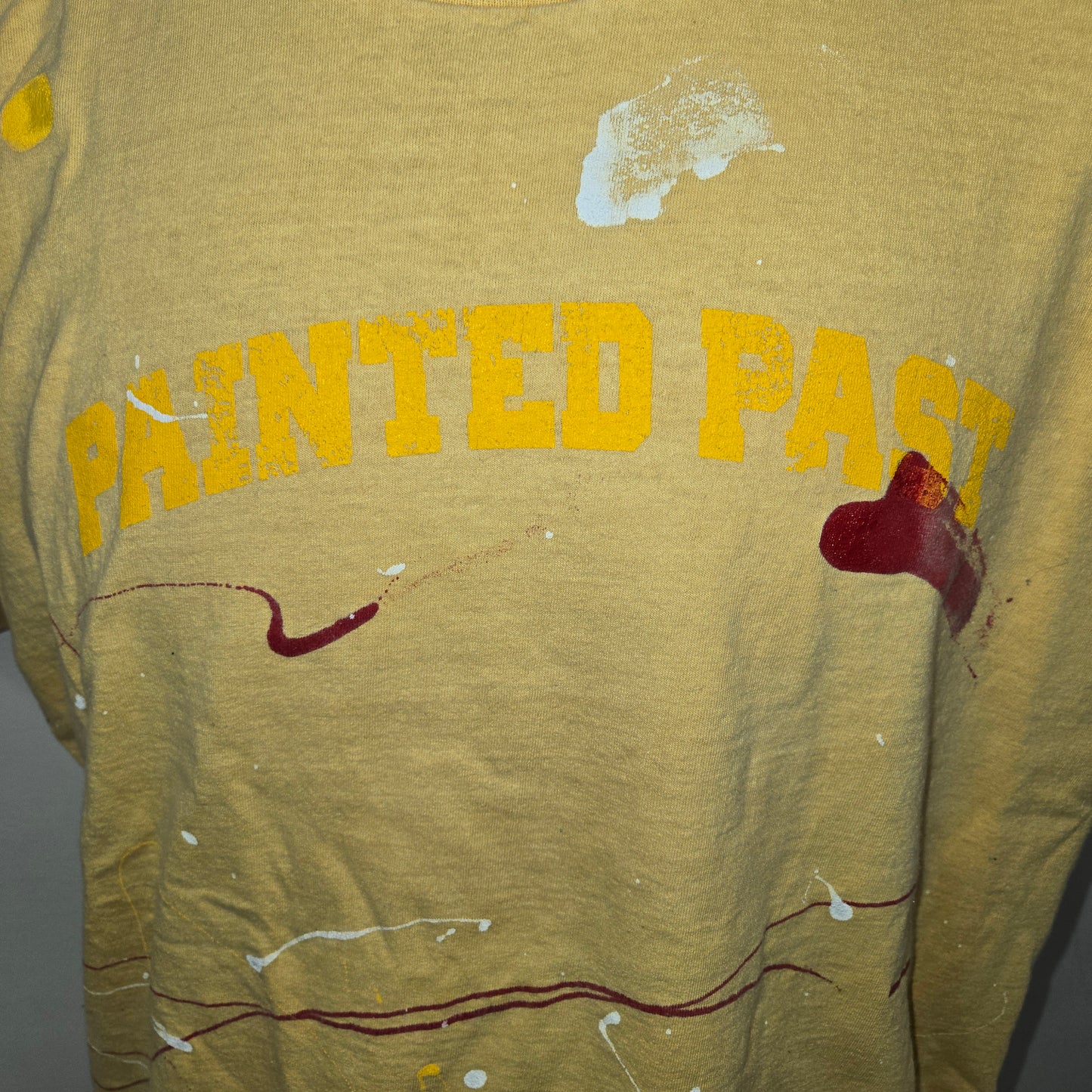 Painted Past Distressed Painted Collegiate T-shirt sz L Faded yellow