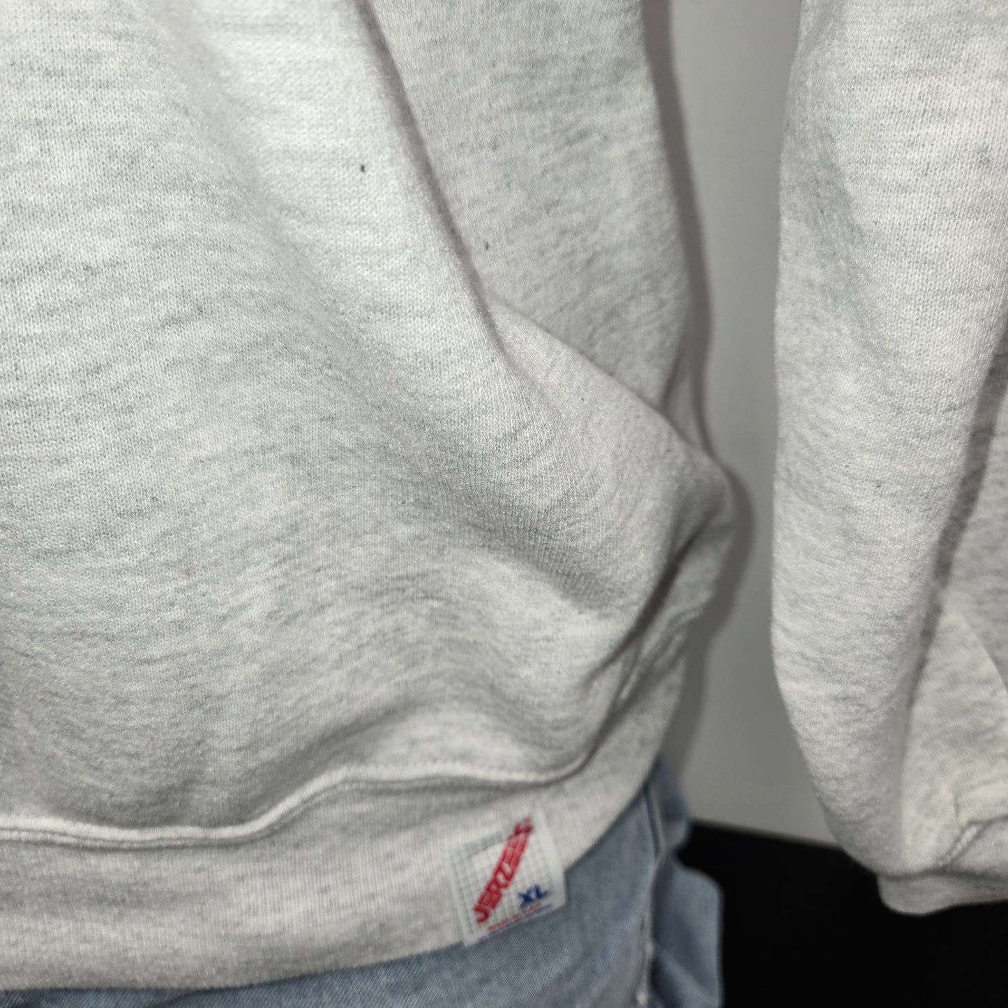 Painted Past Collegiate raglan Sweatshirt sz XL in marled light gray