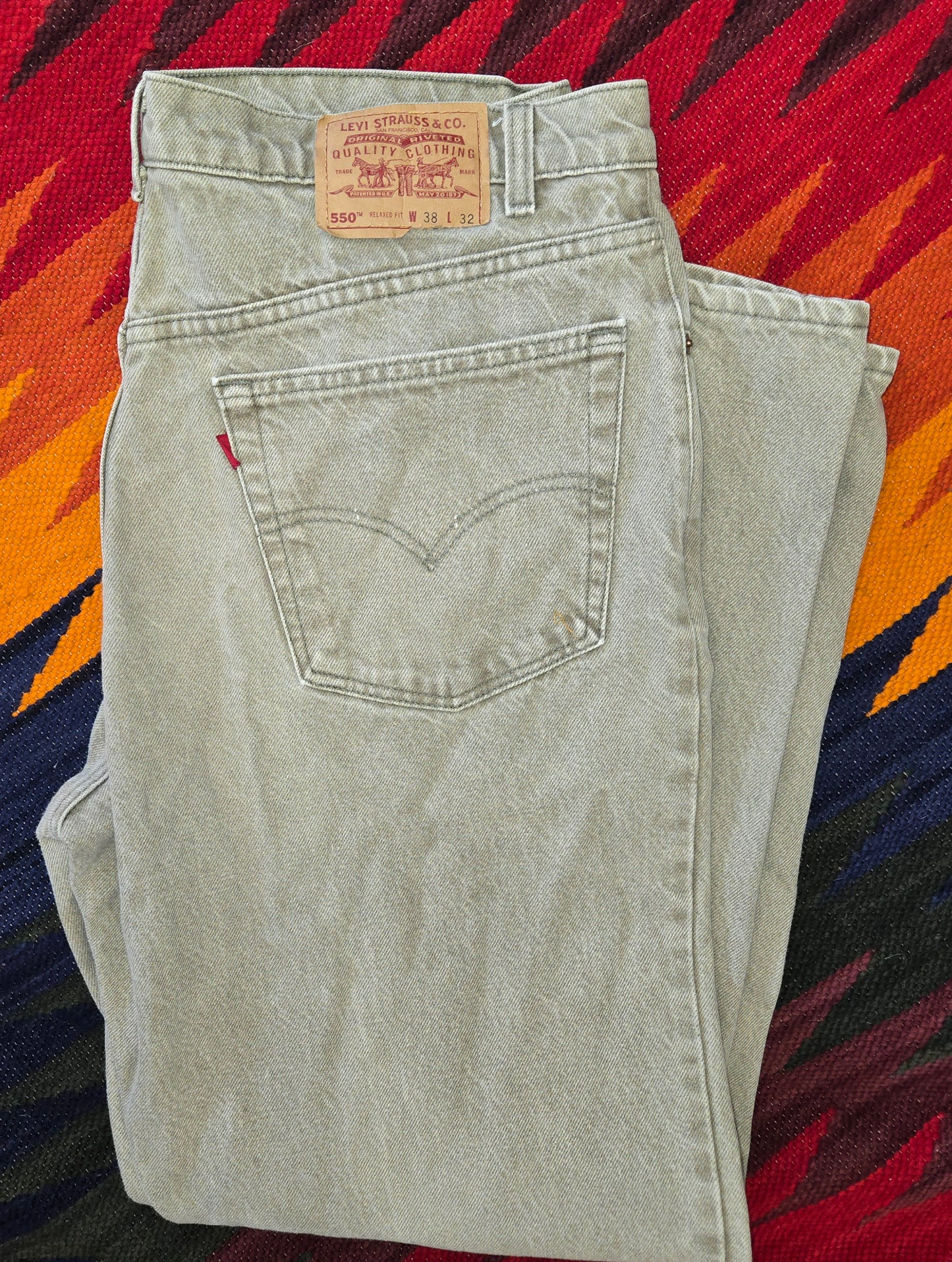 Vintage 1998 Levi's 550 red tab relaxed jeans sz 38x32 made in usa