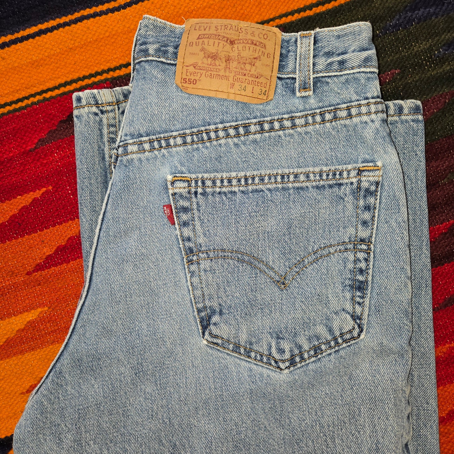 Vintage 2000 Levi's red tab 550 jeans sz 34x34 made in usa