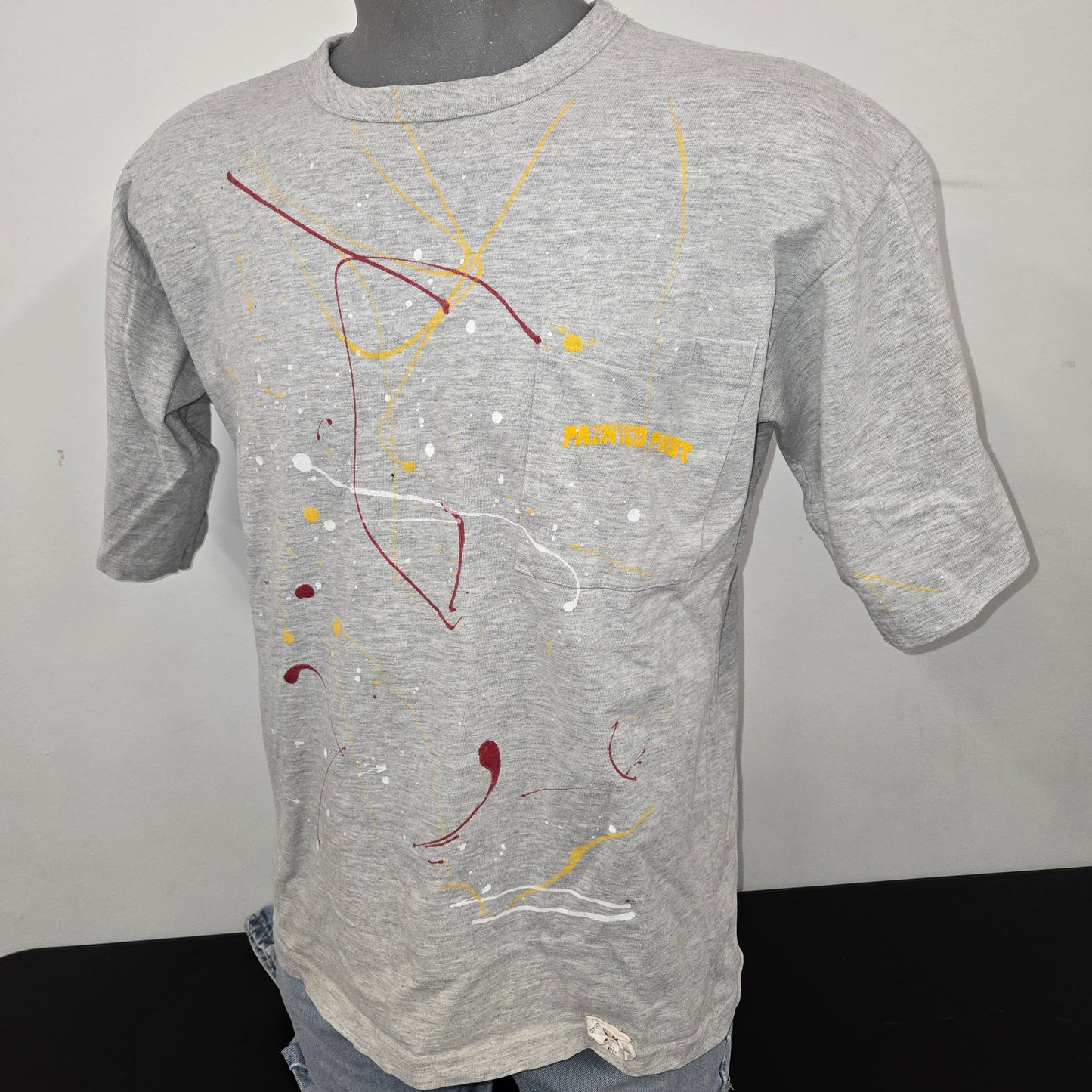 Painted Past Distressed Painted Collegiate T-shirt w/ Pocket sz L Heather gray melange